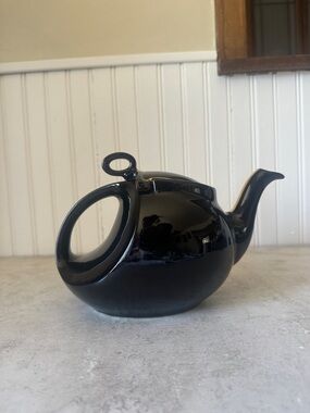 Vintage Hall China #0330 6 Cup Streamline Teapot Black w Gold Gilding Art Deco